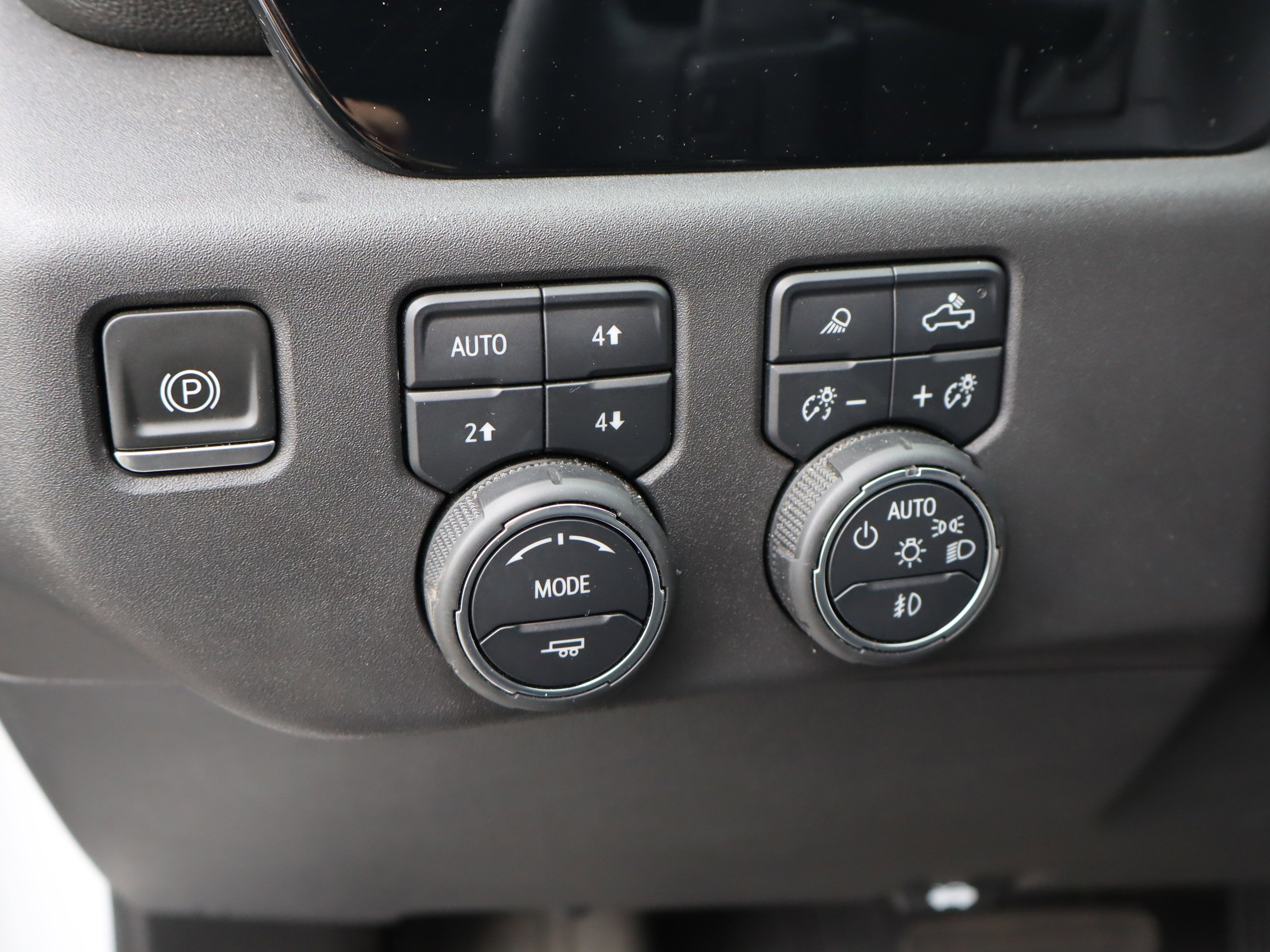Used 2024 Chevrolet Silverado 1500 LT Trail Boss w/ LT Trail Boss Premium Package AWD/4WD image 22