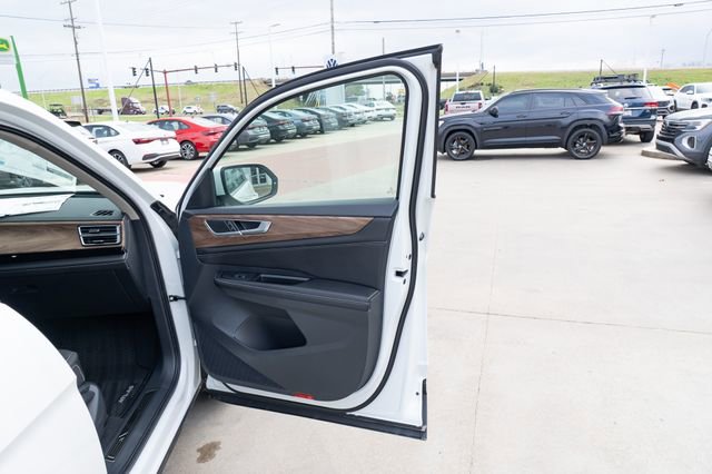 New 2026 Volkswagen Atlas SE image 15