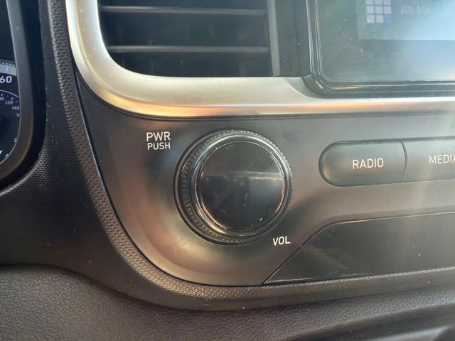 Used 2021 Hyundai Venue SEL FWD image 25