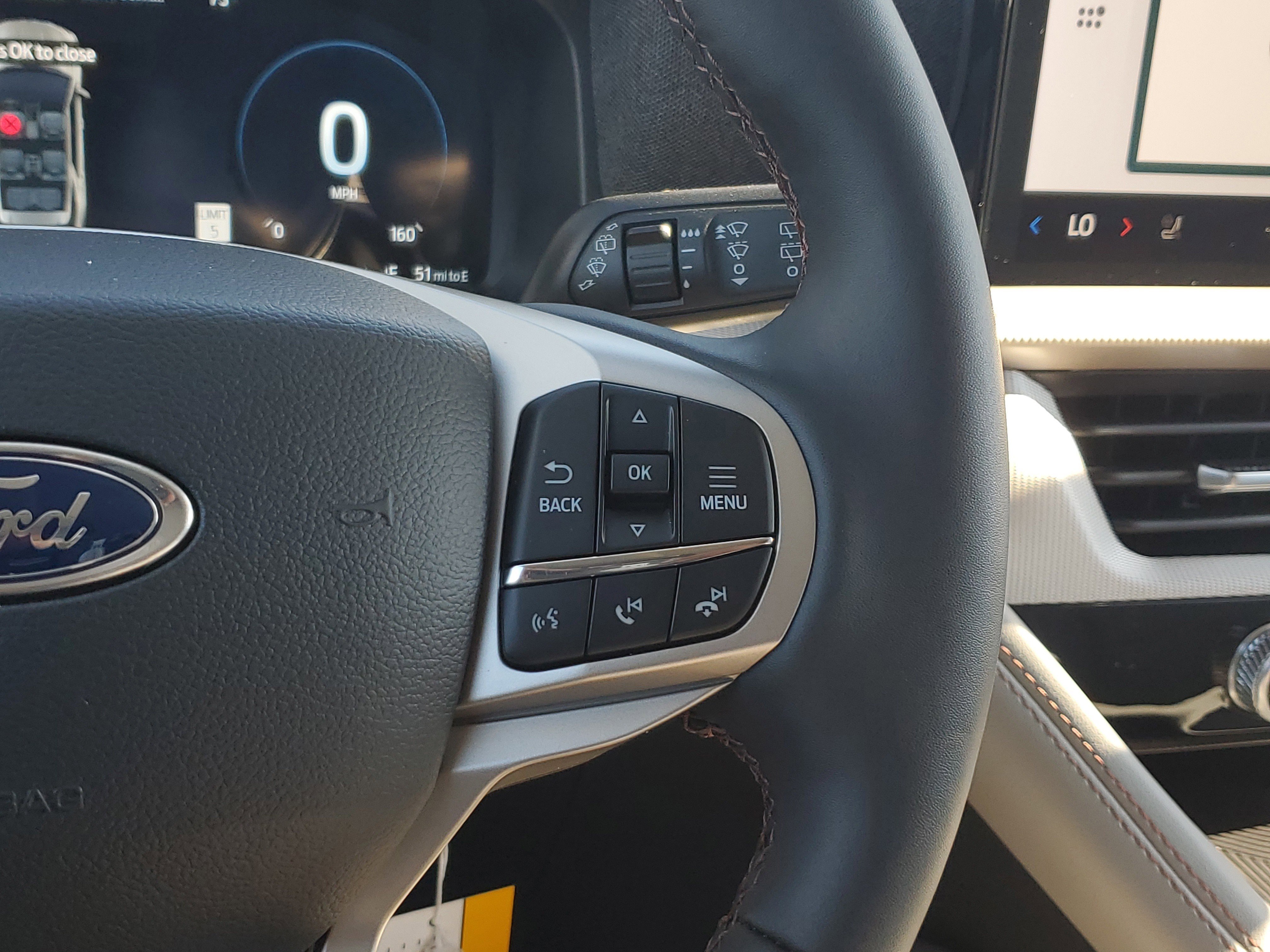 New 2025 Ford Explorer Active w/ Active Comfort Package image 24