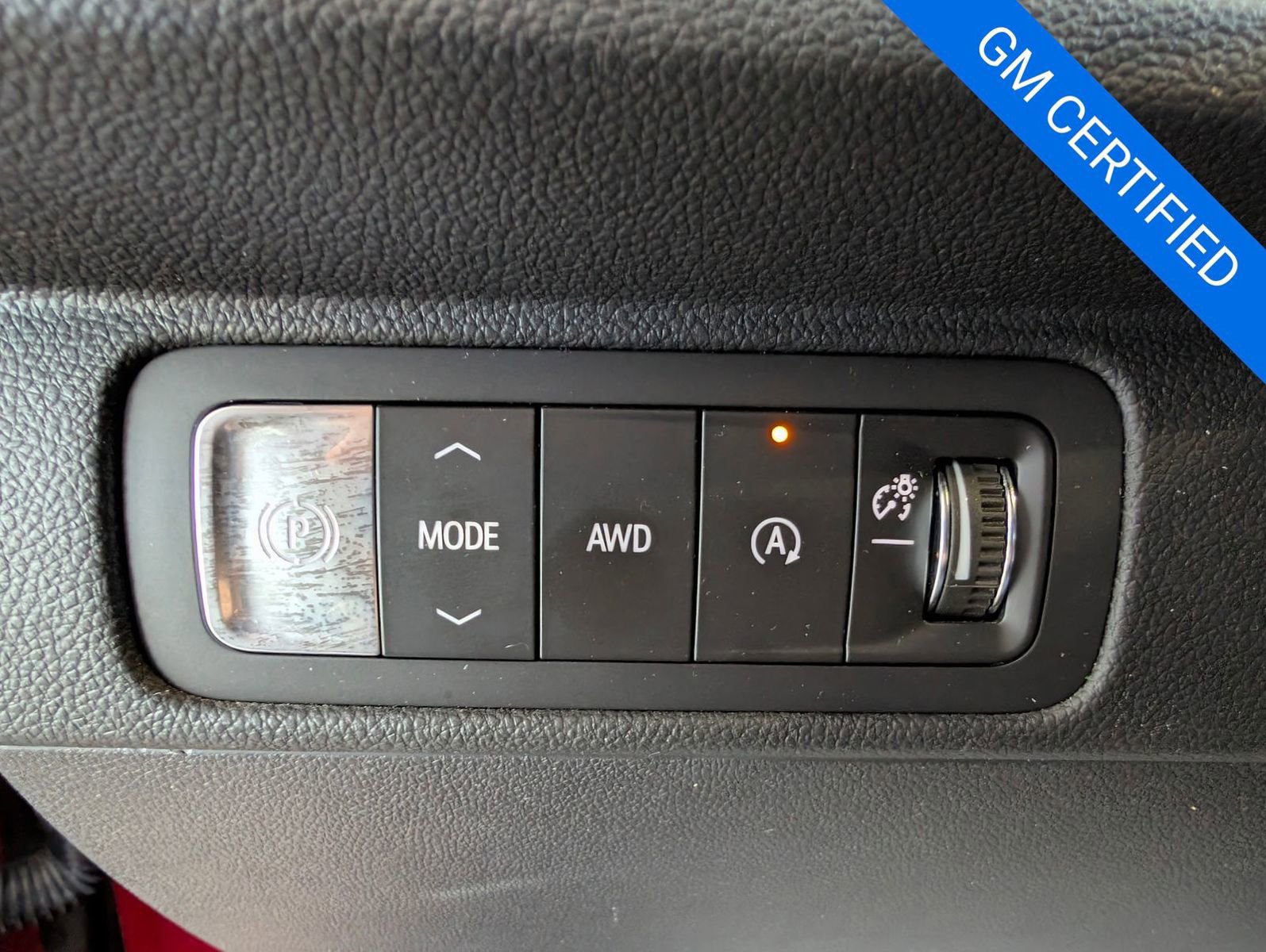Used 2025 Chevrolet Traverse LT image 12