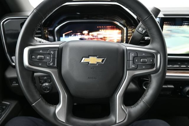 Used 2025 Chevrolet Silverado 1500 LT AWD/4WD image 38