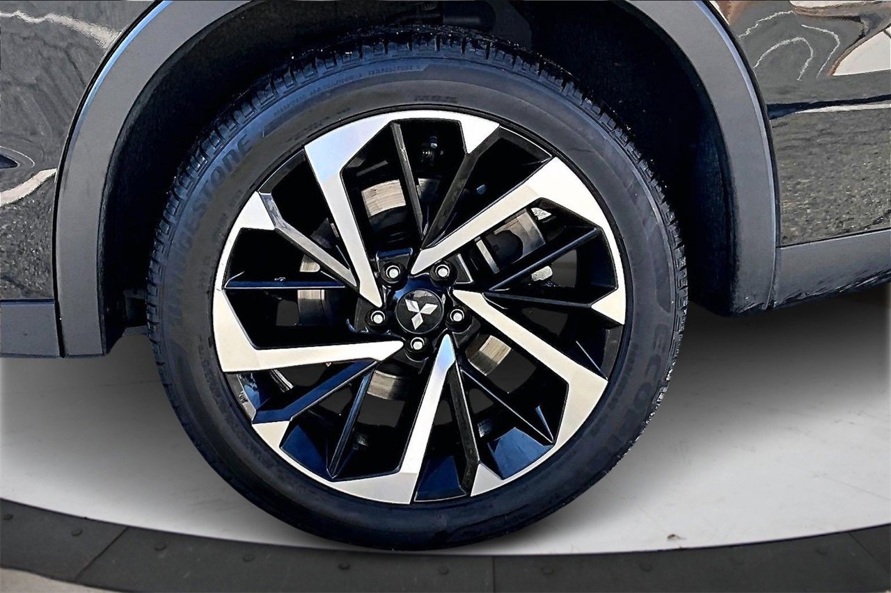 Used 2024 Mitsubishi Outlander SE image 36