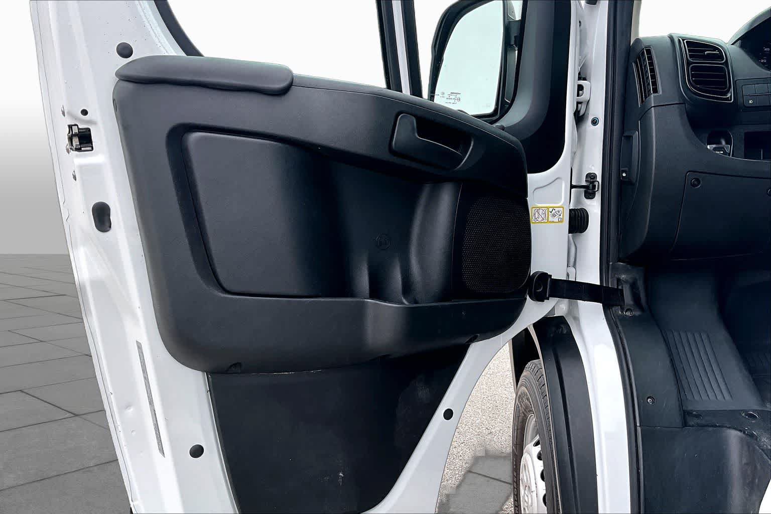 Used 2025 RAM ProMaster 2500 w/ Convenience Group FWD image 19