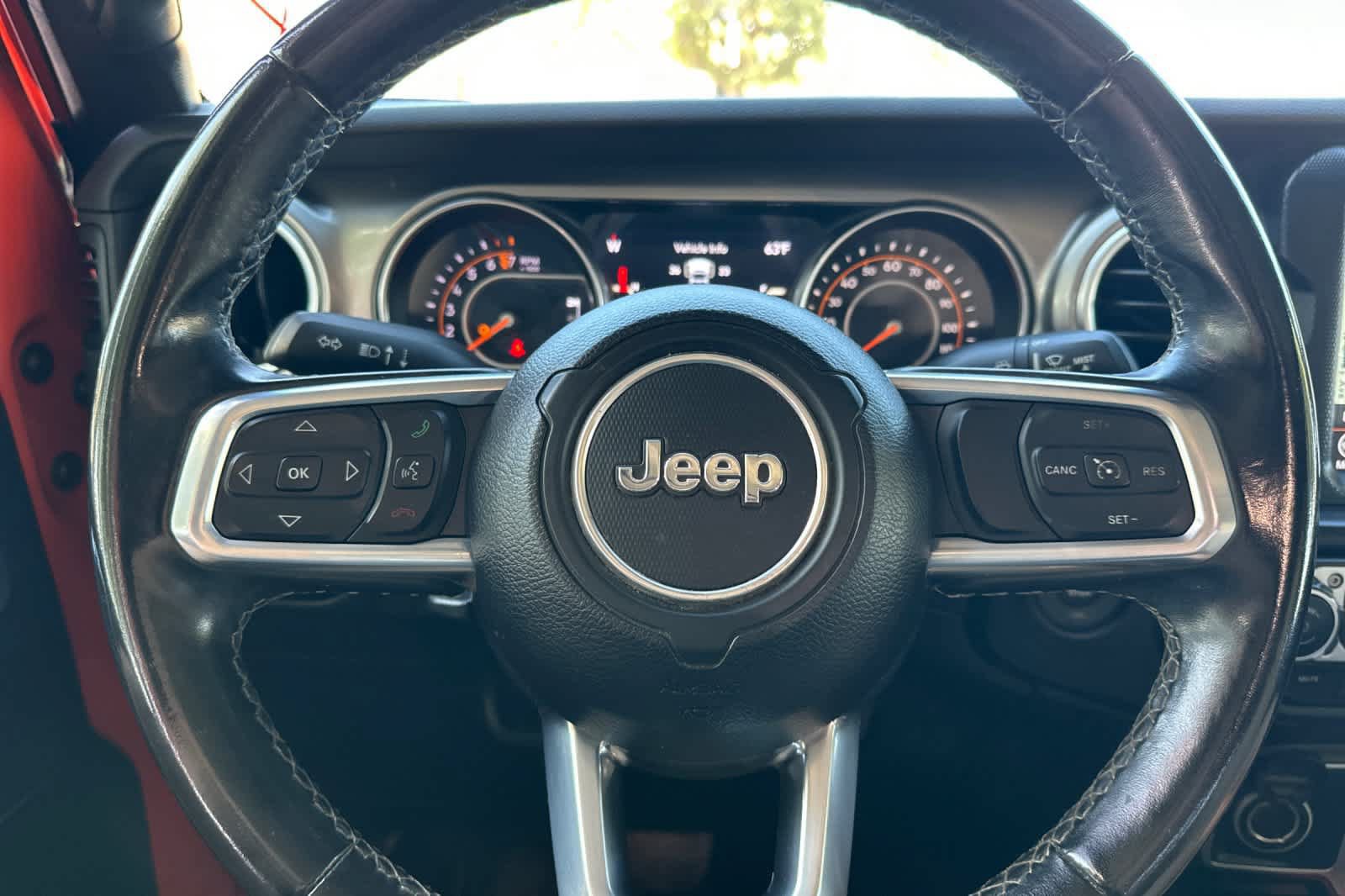 Used 2020 Jeep Gladiator Overland AWD/4WD image 24
