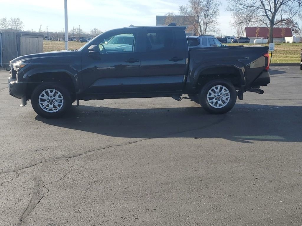 Used 2024 Toyota Tacoma SR image 4