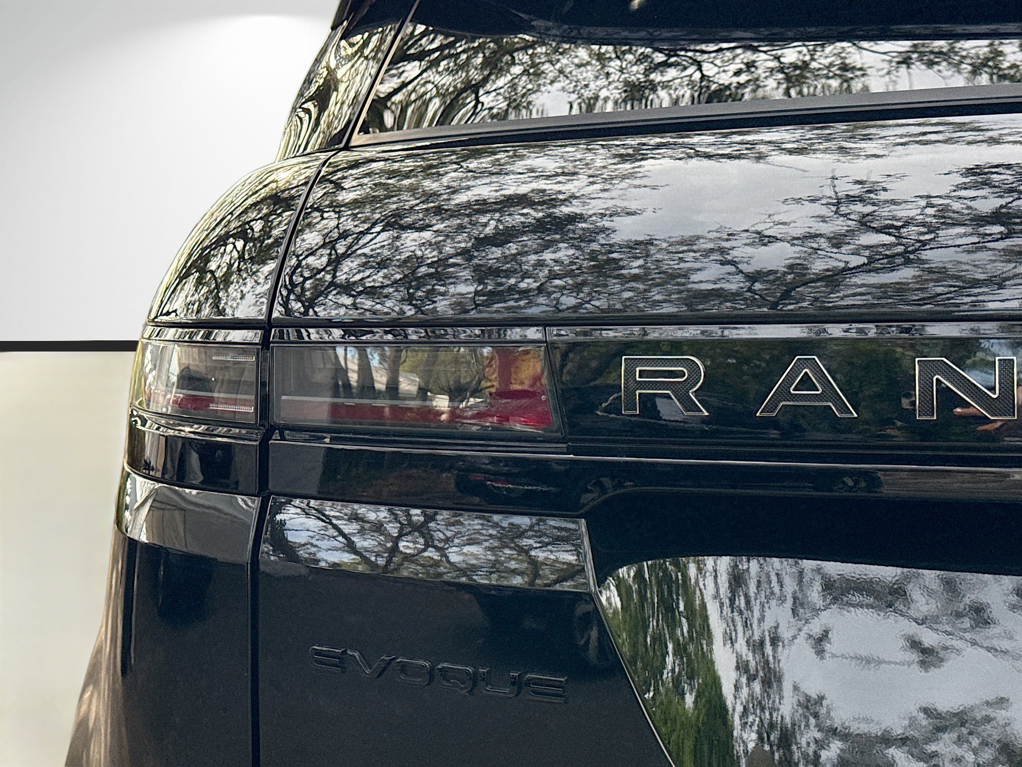 Used 2026 Land Rover Range Rover Evoque S image 10