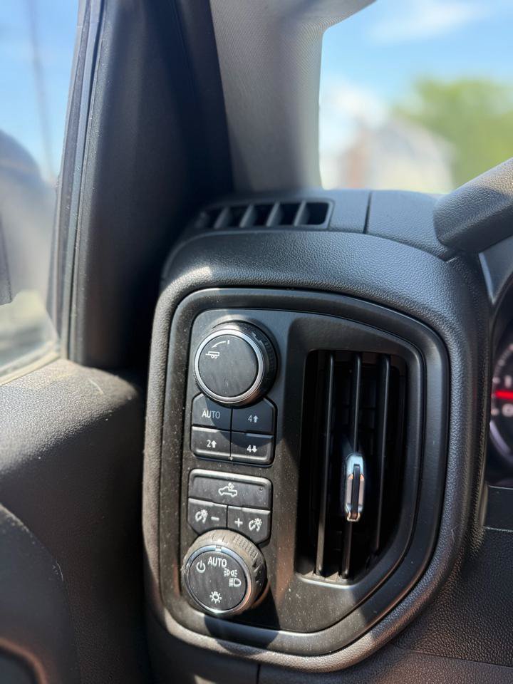 Used 2019 Chevrolet Silverado 1500 Custom Trail Boss AWD/4WD image 30