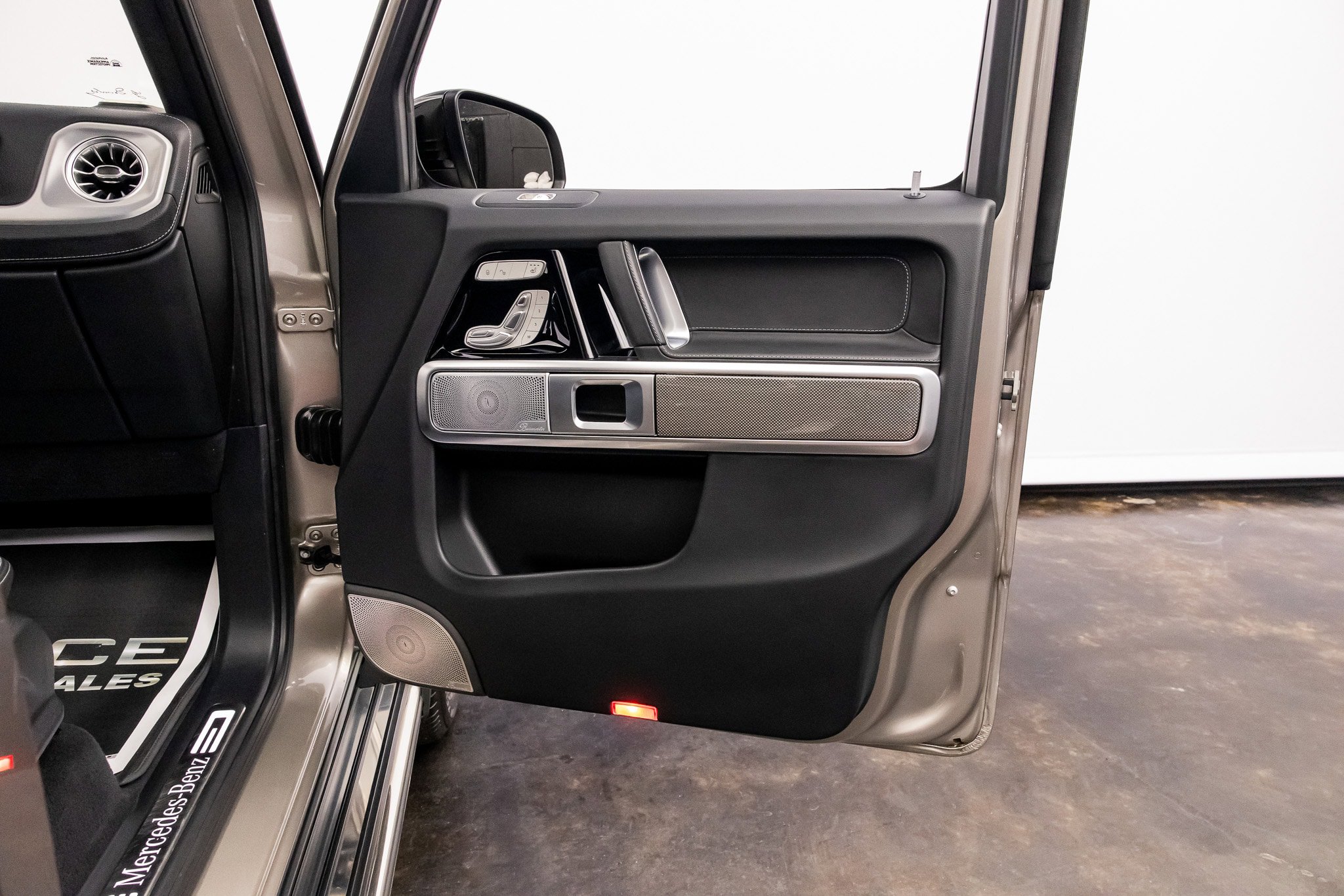 Used 2023 Mercedes-Benz G 550 image 37