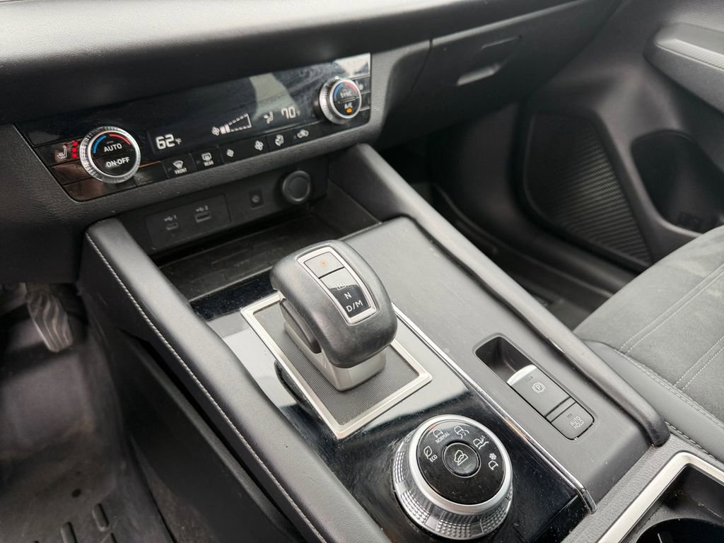 Used 2022 Mitsubishi Outlander SE image 21