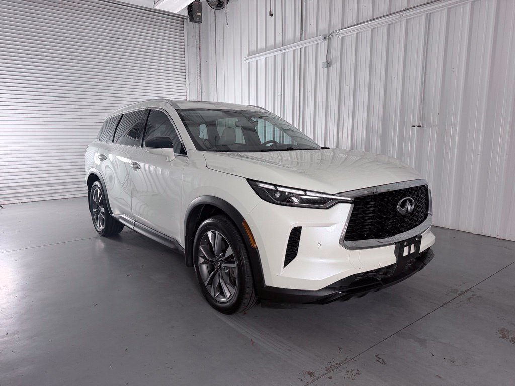 Certified 2024 INFINITI QX60 Luxe w/ Cargo Package FWD image 3