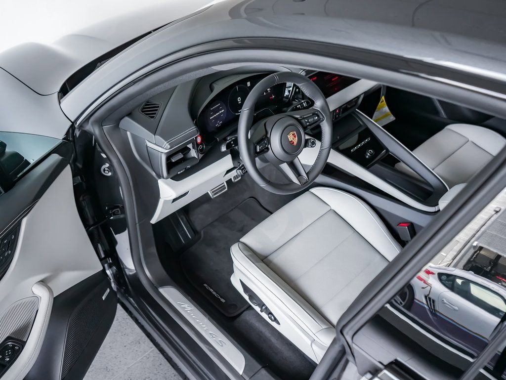 New 2026 Porsche Macan 4S Electric image 4