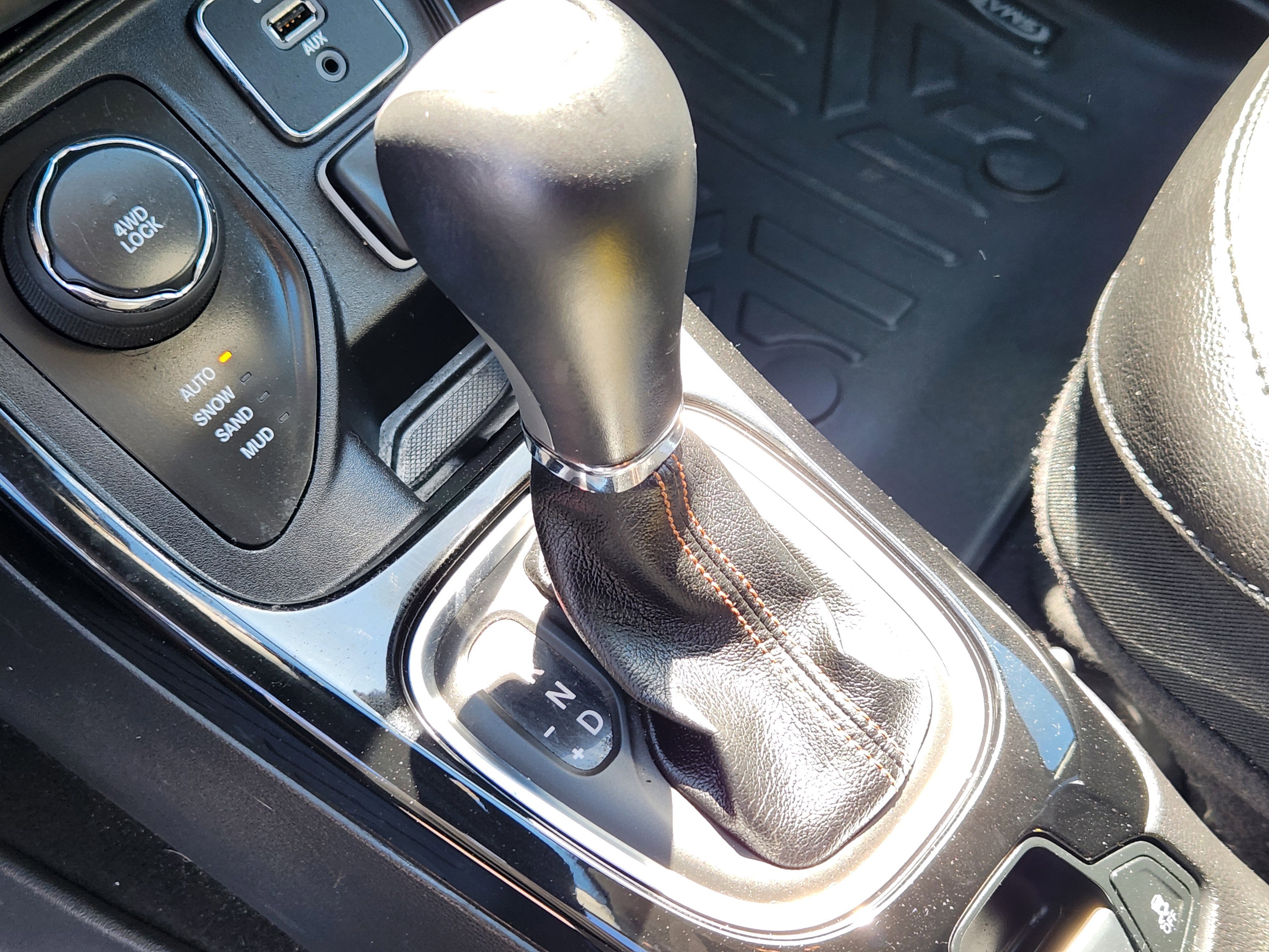 Used 2019 Jeep Compass Limited AWD/4WD image 12