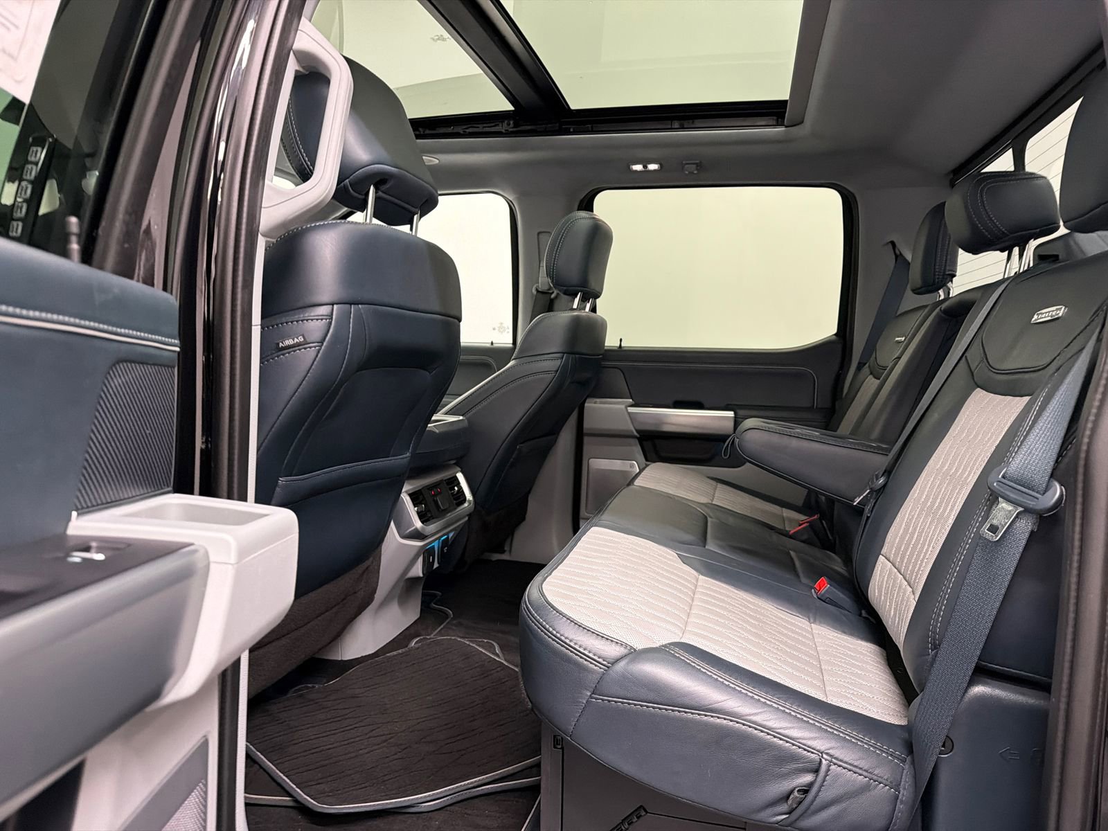 Used 2022 Ford F150 Limited image 18