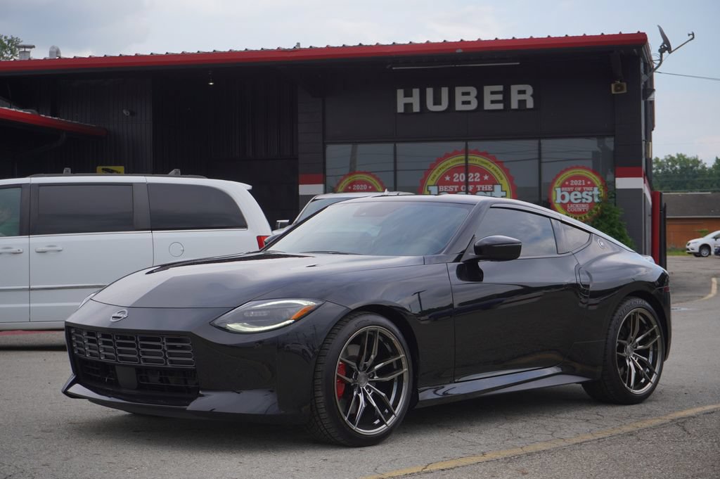 Used 2023 Nissan Z w/ Floor Mat Package (L93) RWD image 1