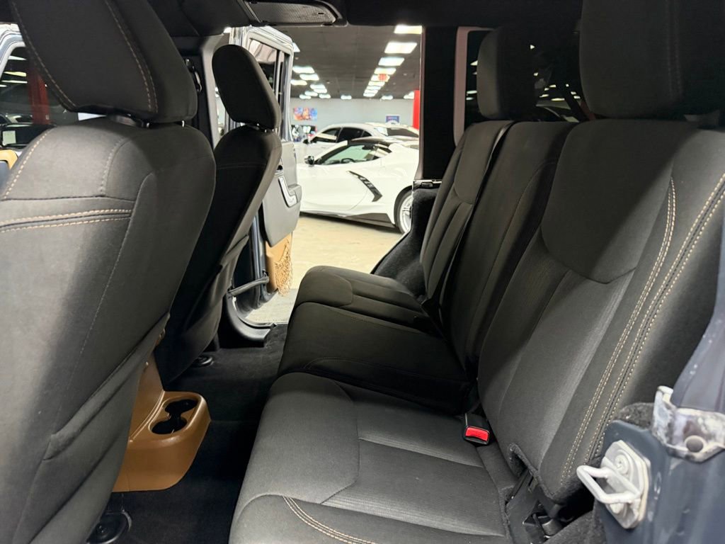 Used 2017 Jeep Wrangler Unlimited Sahara w/ Max Tow Package AWD/4WD image 36