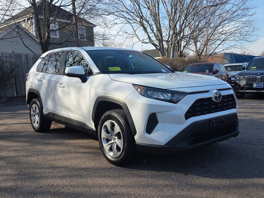 Used 2022 Toyota RAV4 LE AWD/4WD image 7