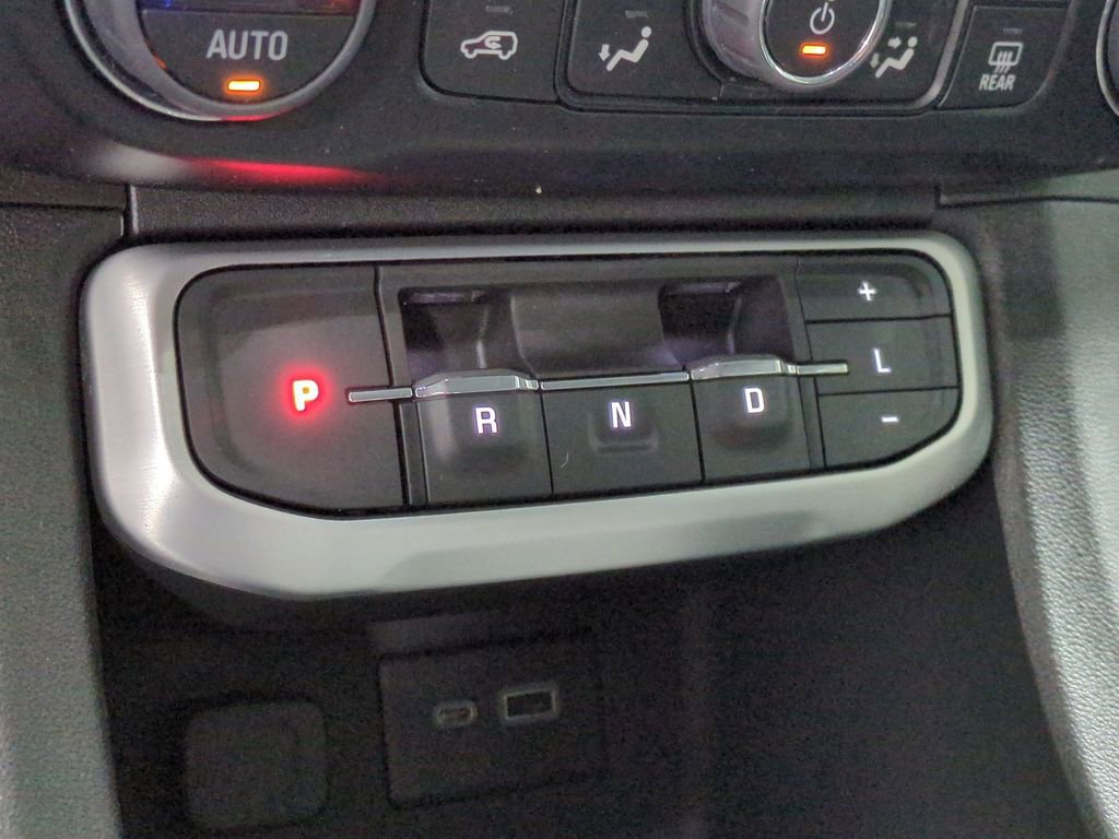 Used 2023 GMC Acadia SLE w/ Driver Convenience Package image 39