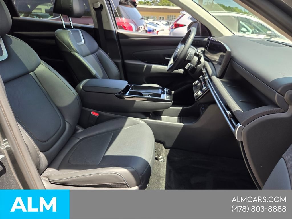 Used 2025 Hyundai Tucson Limited AWD/4WD image 16