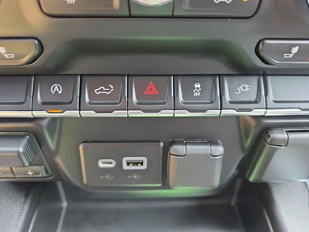 Used 2020 GMC Sierra 1500 Elevation AWD/4WD image 29