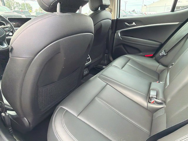 Used 2025 Genesis G70 2.5T AWD/4WD image 16