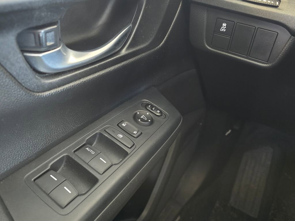 Used 2023 Honda CR-V LX image 7