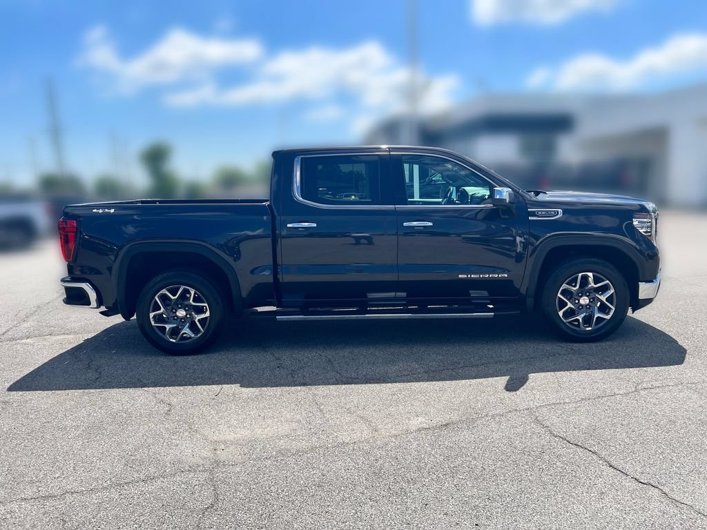 Used 2022 GMC Sierra 1500 SLT w/ SLT Premium Plus Package AWD/4WD image 15