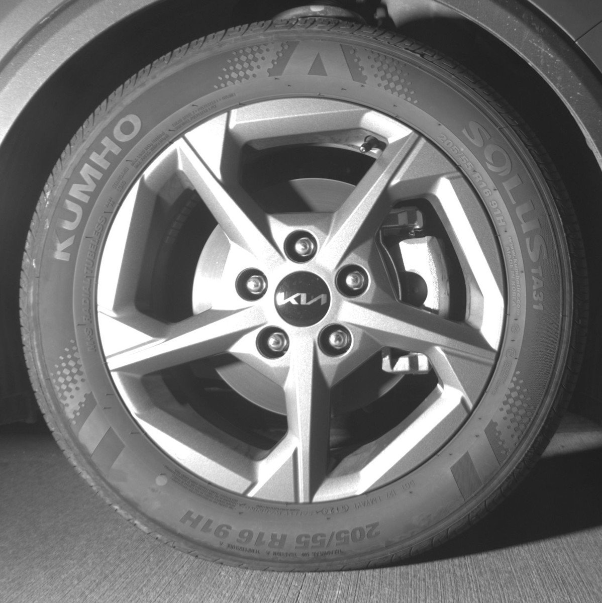 Used 2025 Kia K4 LXS image 13