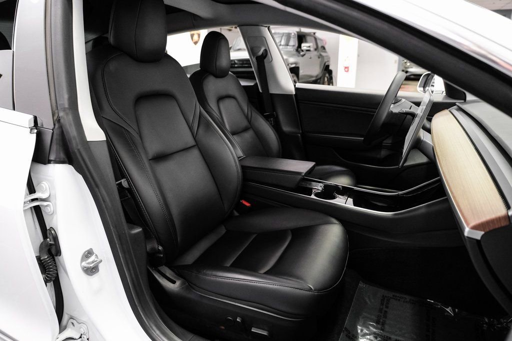 Used 2020 Tesla Model 3 Long Range image 29
