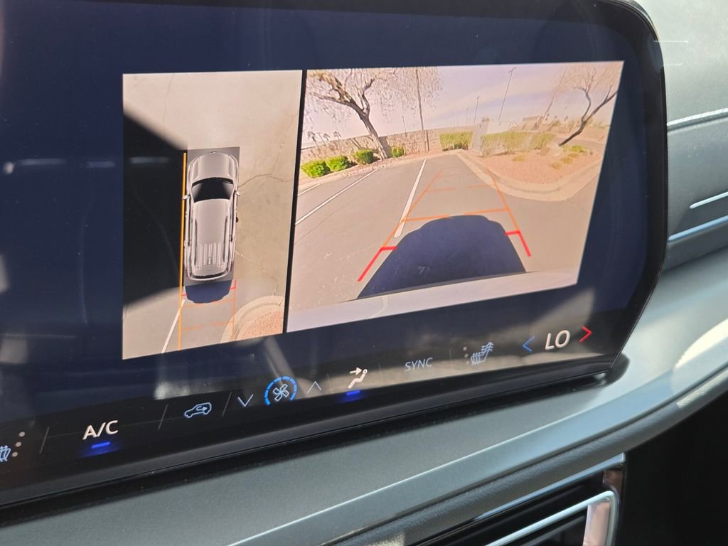 New 2026 Chevrolet Traverse LT w/ Driver Confidence Package FWD image 13