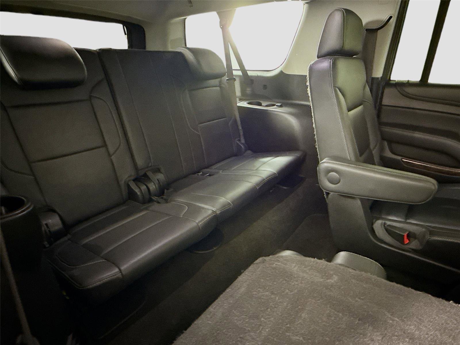 Used 2018 Chevrolet Suburban LT image 21