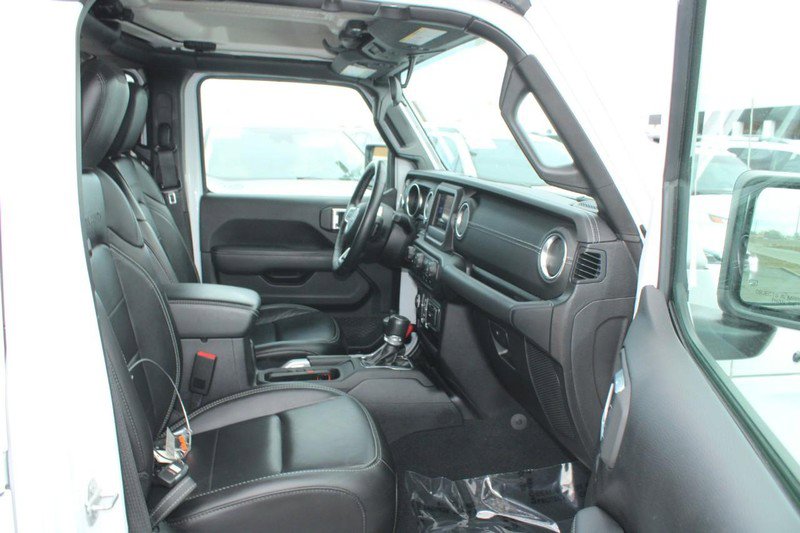 Used 2020 Jeep Gladiator Overland w/ LED Lighting Group image 12