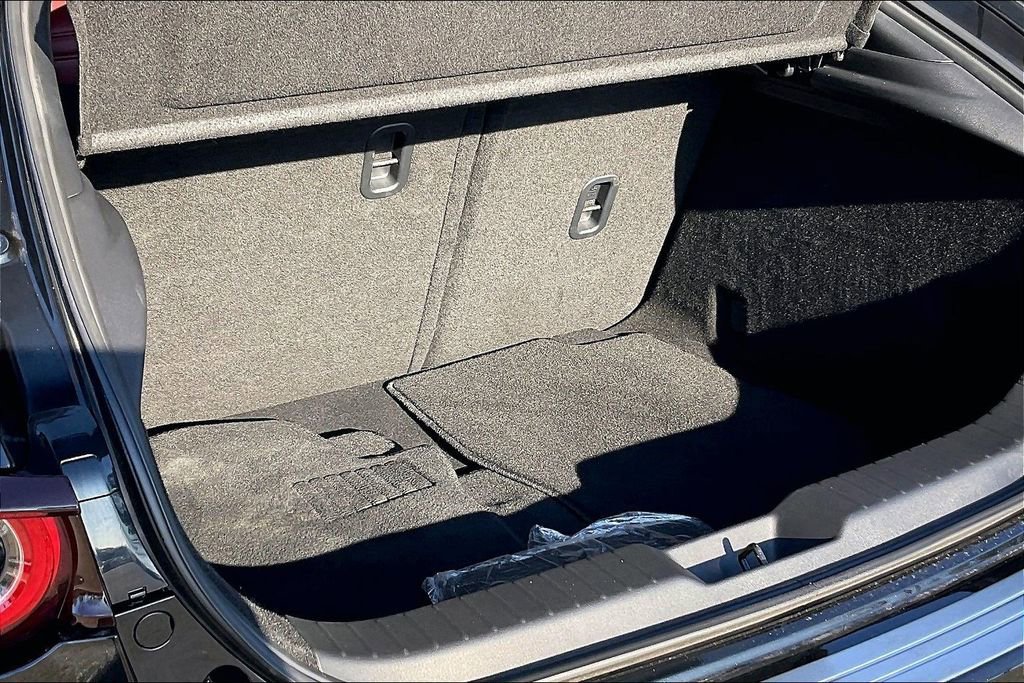 Certified 2025 MAZDA MAZDA3 Hatchback w/ Appearance Package image 28