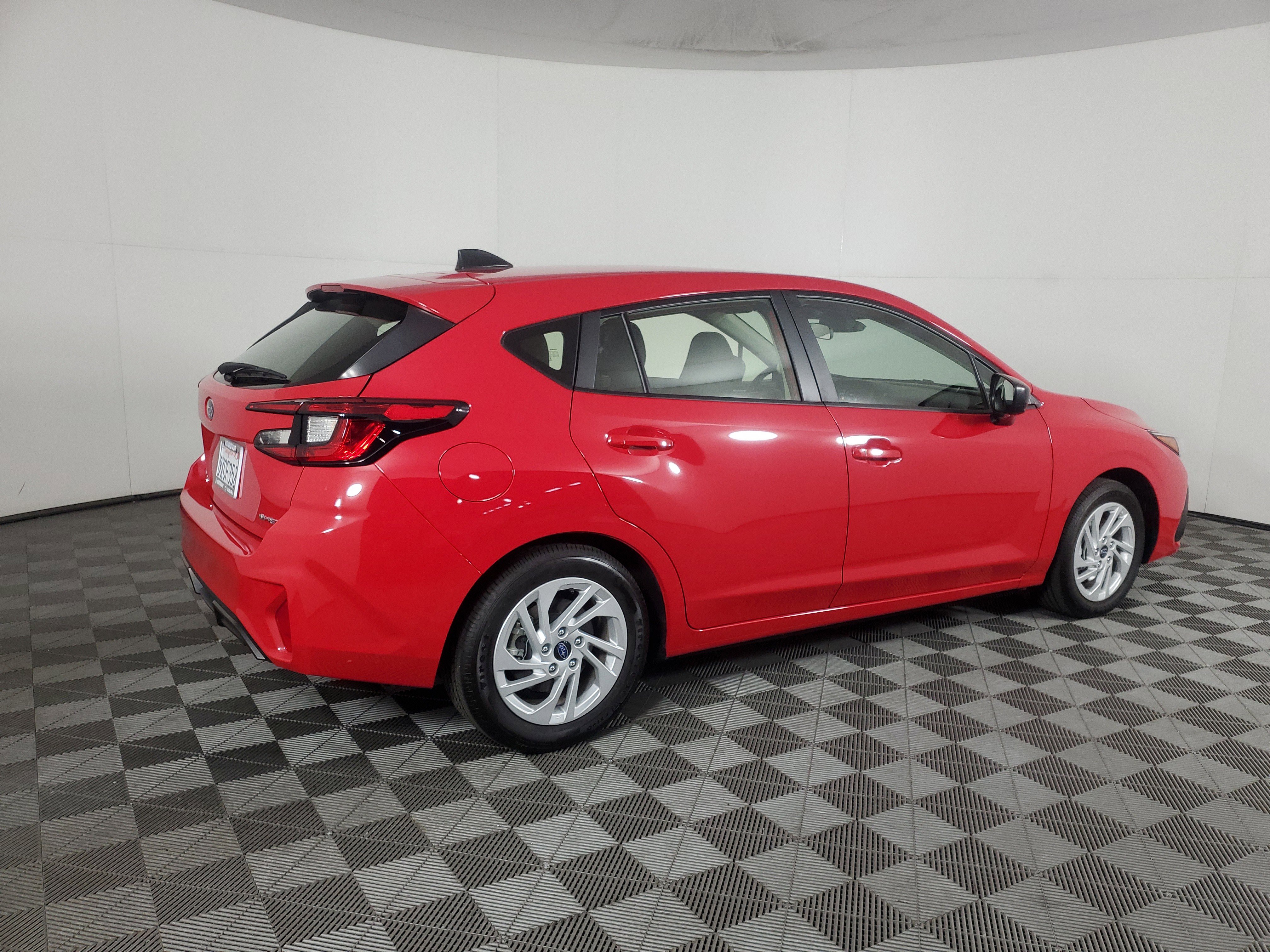 Used 2025 Subaru Impreza 2.0i AWD/4WD image 4
