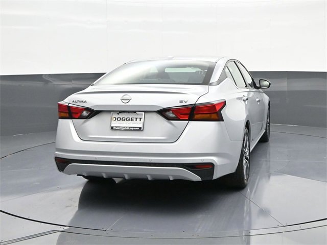 Used 2024 Nissan Altima 2.5 SV image 11