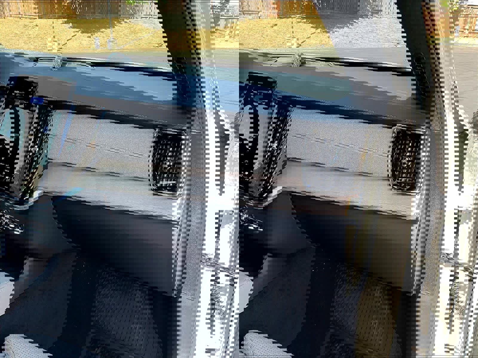 New 2026 Volvo XC90 T8 Ultra w/ Lounge Package image 29