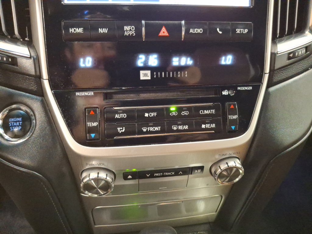 Used 2016 Toyota Land Cruiser AWD/4WD image 28