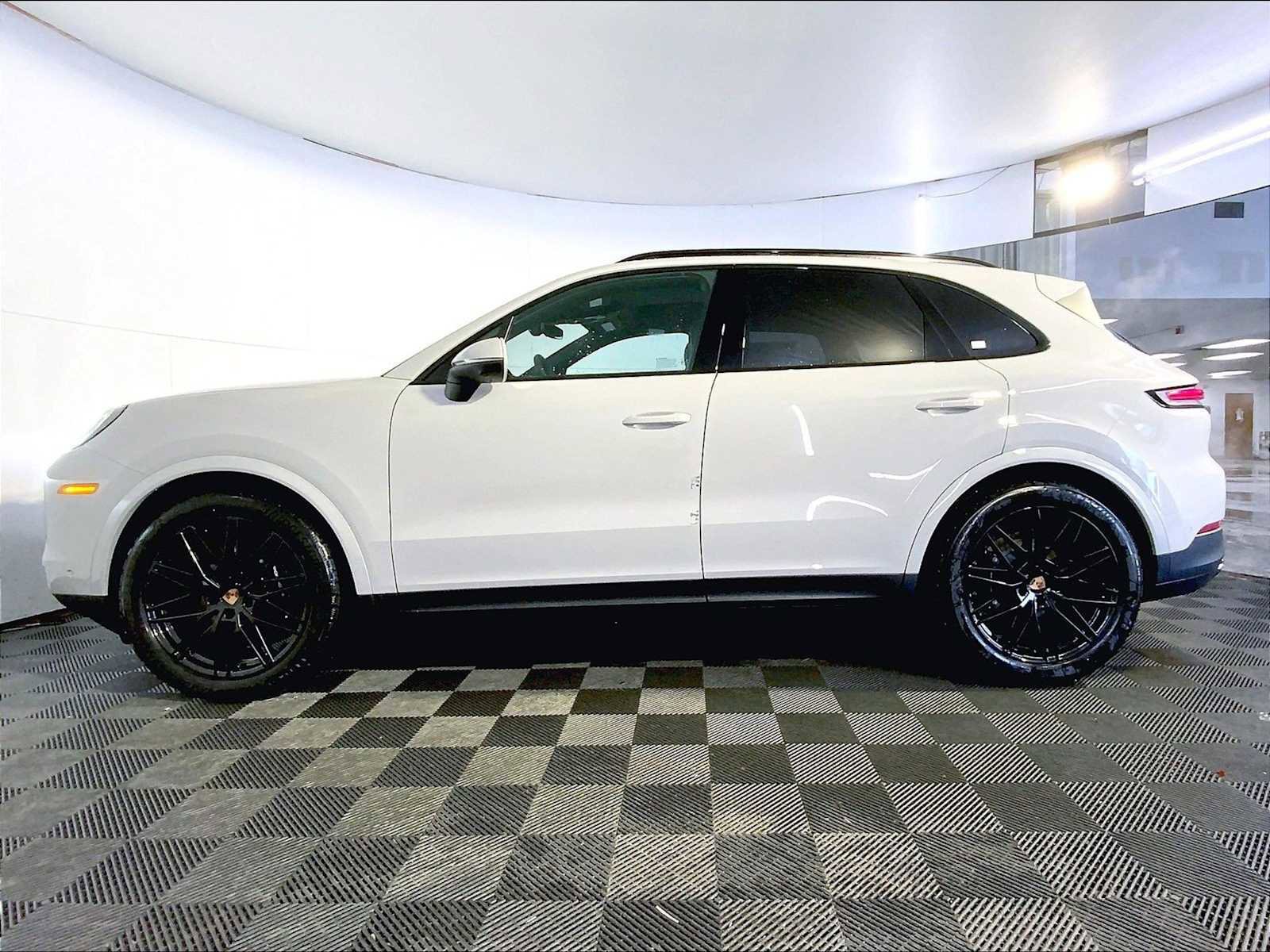 New 2026 Porsche Cayenne image 2