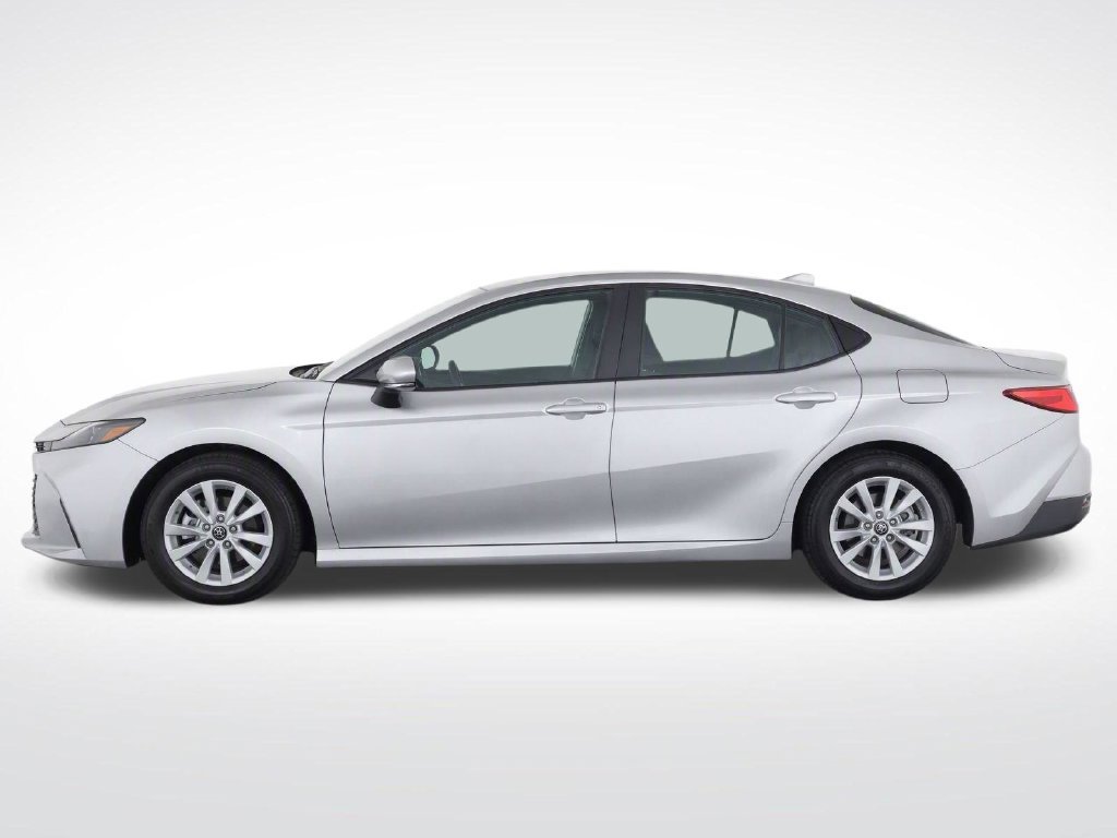 Used 2025 Toyota Camry LE FWD image 7
