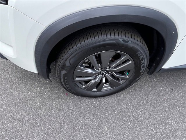 Used 2022 Nissan Pathfinder SV image 11