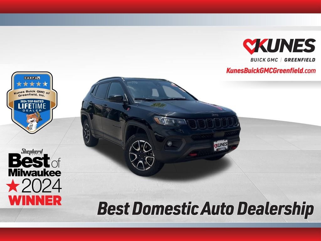 Used 2024 Jeep Compass Trailhawk image 1