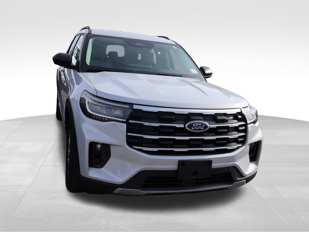Used 2025 Ford Explorer Active w/ Active Comfort Package AWD/4WD image 10
