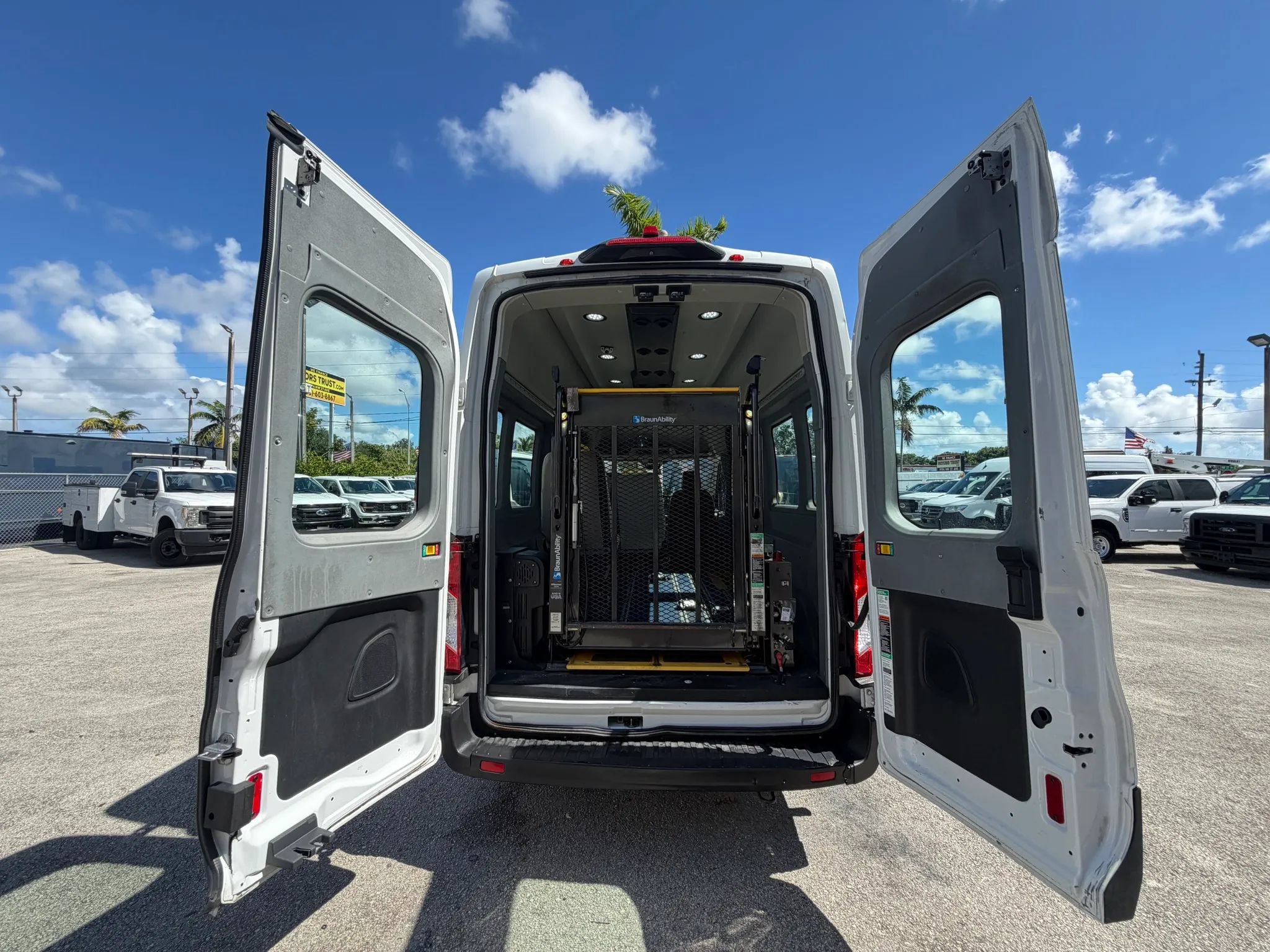 Used 2020 Ford Transit 350 148 High Roof RWD image 2