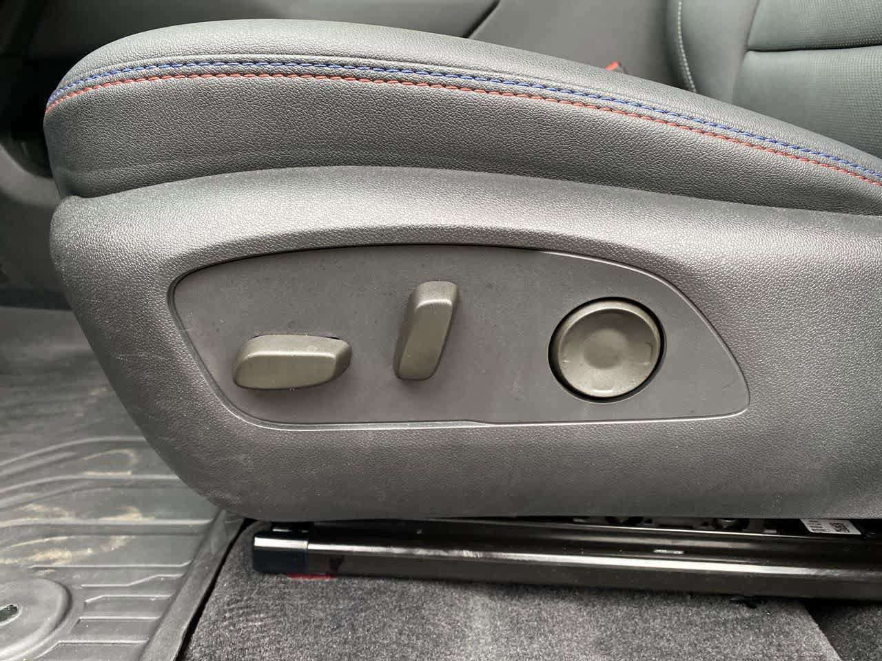 Used 2024 Chevrolet Equinox EV RS AWD/4WD image 14