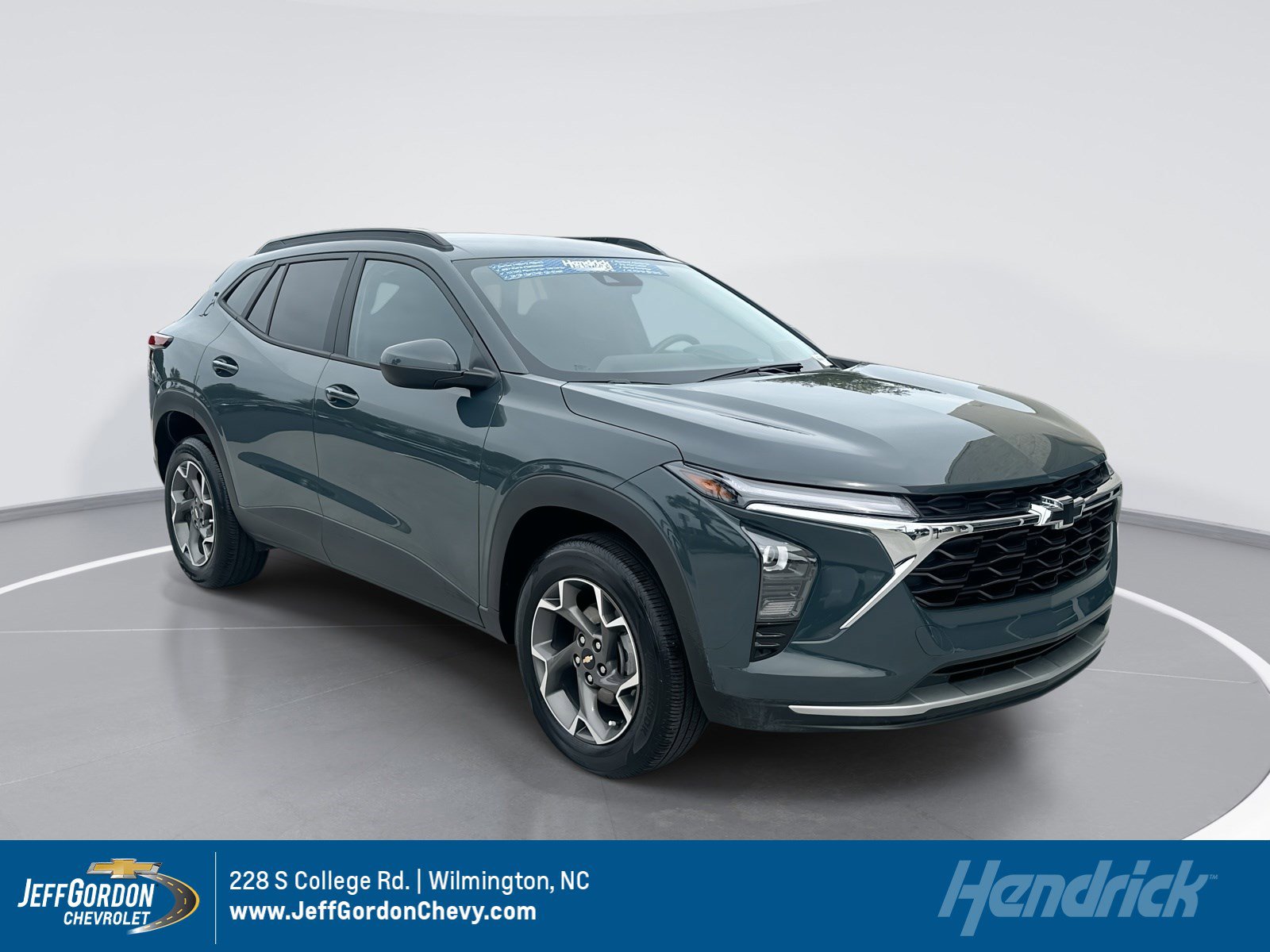 Certified 2025 Chevrolet Trax LT w/ Driver Confidence Package