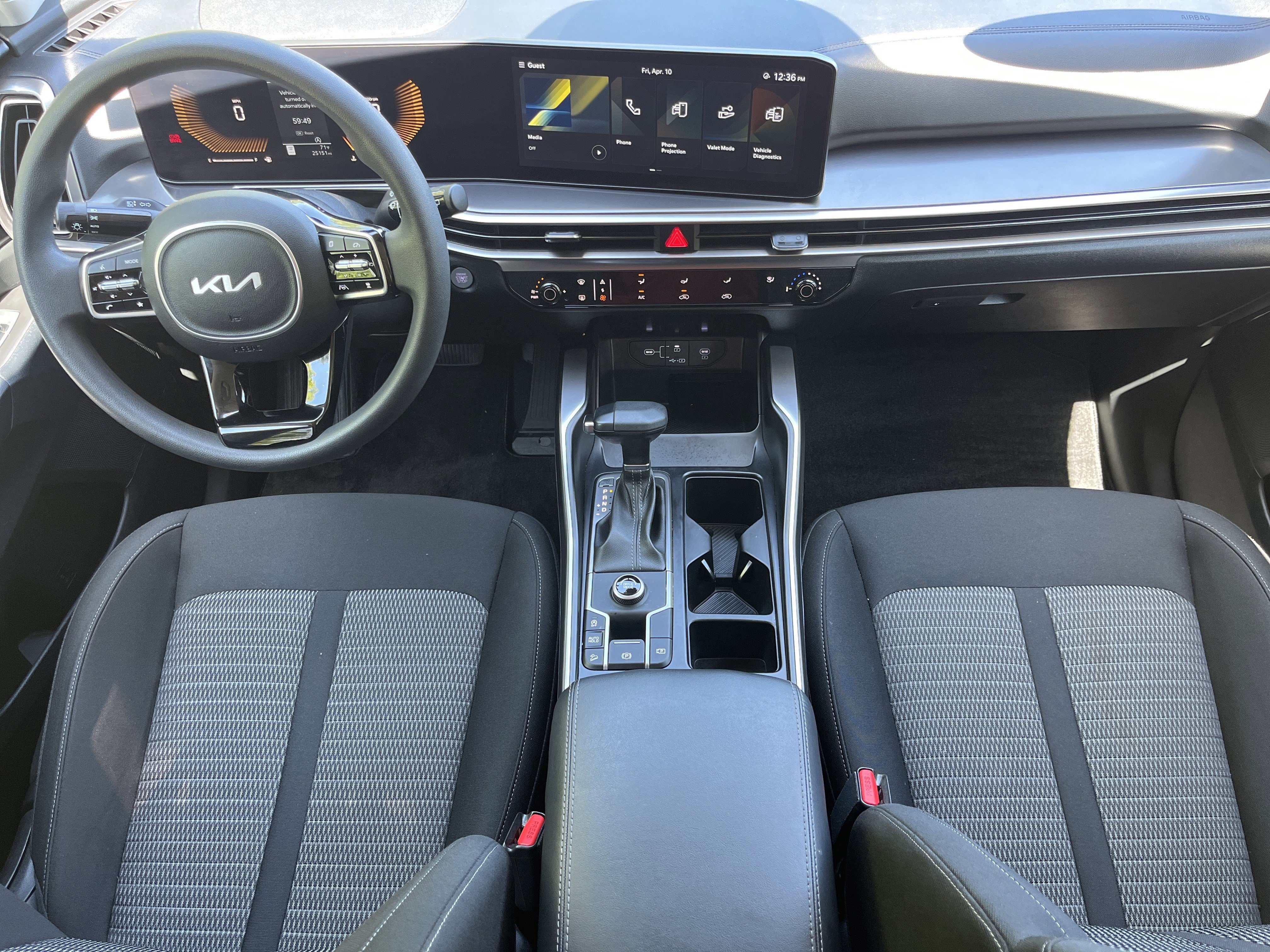 Certified 2025 Kia Sorento LX image 3