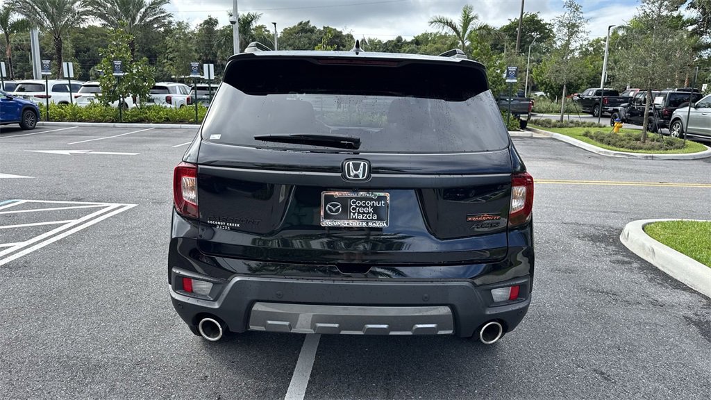 Used 2023 Honda Passport TrailSport image 3