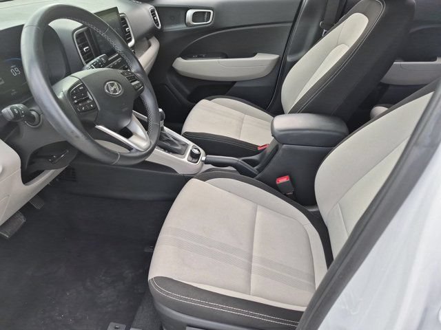 Used 2025 Hyundai Venue SEL FWD image 24