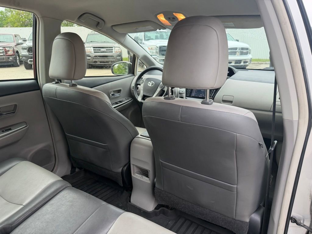 Used 2017 Toyota Prius V Four image 20