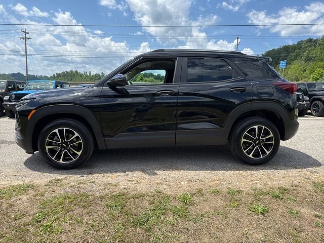 Used 2025 Chevrolet TrailBlazer LT AWD/4WD image 6